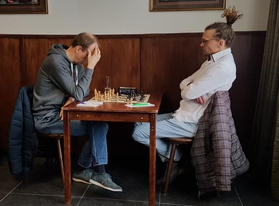 Ruud Lemmers (links) van Voerendaal 3 en Marcel van Haren van Hoensbroek Max Euwe. (foto Rick Wagemakers)