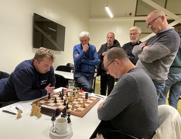 Sander Bachaus (links) won van Leon de Vries (foto: Frank Clevers)